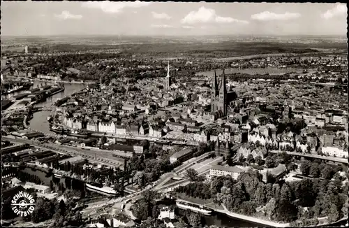 Ak Hansestadt Lübeck, Fliegeraufnahme, Gesamtansicht