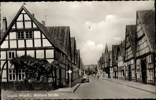 Ak Lügde Westfalen, Blick in die Mittlere Straße, Fachwerk