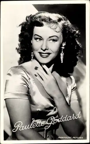 Ak Schauspielerin Paulette Goddard, Portrait