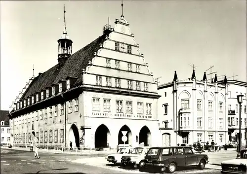 Ak Hansestadt Greifswald, Rathaus, Rats Apotheke, Platz der Freundschaft