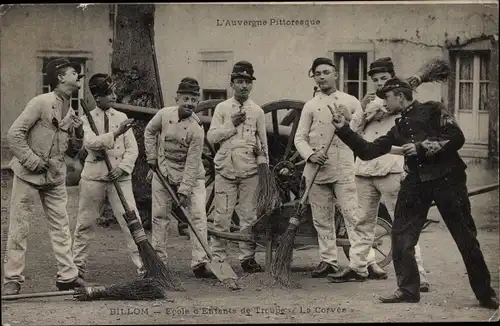 Ak Billom Puy de Dôme, Ecole d'Enfants de Troupe, La Corvee