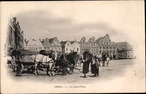 Ak Arras Pas de Calais, La Grande Place