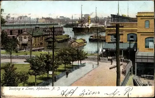 Ak Hoboken New Jersey USA, Docking a Liner, view of the Port