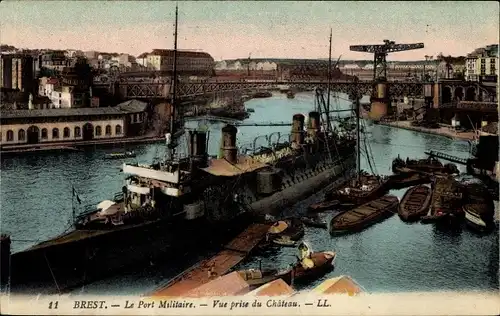 Ak Brest Finistère, Le Port Militaire, Vue prise du Chateau, Französisches Torpedoboot