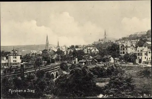 Ak Kirchen an der Sieg, Blick auf den Ort, Bahnschienen