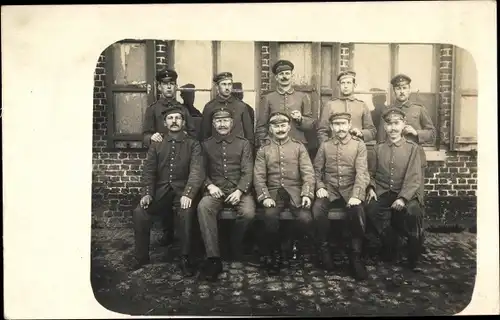 Foto Ak Deutsche Soldaten in Uniform