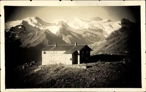 Ak Neustift im Stubaital in Tirol, Starkenburger Hütte, Kalkkögel