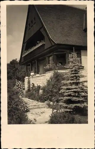 Foto Ak Regensburg an der Donau Oberpfalz, Blick auf ein Wohnhaus