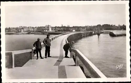 Ak Grandcamp les Bains Calvados, La Jetee, L'Entree du Port