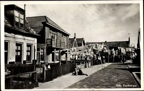 Ak Urk Flevoland Niederlande, Kerkstraat, Wäscheleine