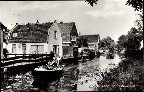 Ak Abcoude Utrecht Niederlande, Stationsstraat, Motorboot, Fluss