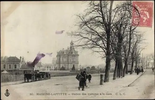 Ak Maisons Laffitte Yvelines, Station des voitures a la Gare