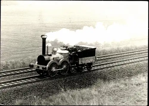 Foto Deutsche Eisenbahn, Dampflok in Fahrt