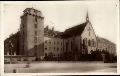 Ak Wiener Neustadt in Niederösterreich, Bundeserziehungsanstalt mit Georgskirche