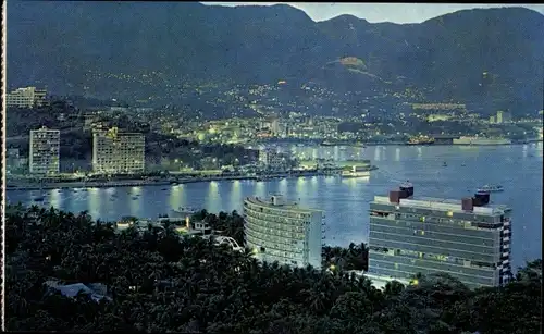 Ak Acapulco de Juárez Guerrero Mexiko, Bahia de Acapulco, Gesamtansicht, Abendstimmung