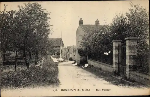 Ak Bourron Seine et Marne, Rue Pasteur