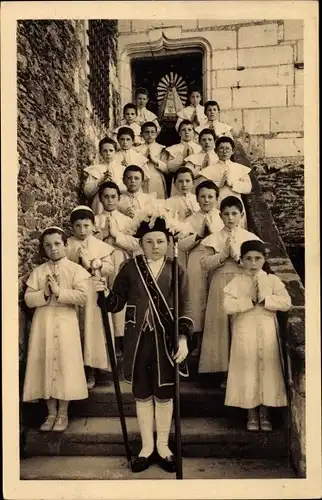 Ak Béhuard Maine-et-Loire, Les petits Clercs, Sanctuaire de Notre Dame