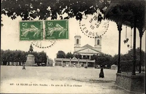 Ak La Roche sur Yon Vendee, Un coin de la Place d'Armes