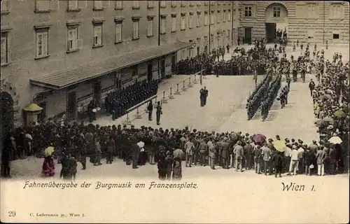 Ak Wien 1. Innere Stadt Österreich, Fahnenübergabe der Burgmusik am Franzensplatz