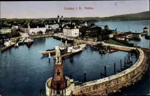 Ak Lindau am Bodensee Schwaben, Hafenbild, Löwenstatue