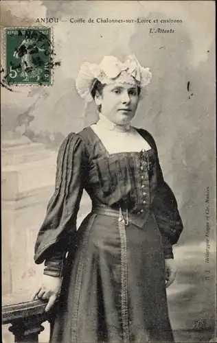 Ak Chalonnes sur Loire Maine et Loire, Coiffe, L'Attente, Frau in Volkstracht