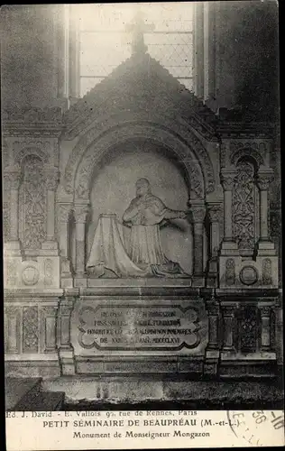 Ak Beaupréau Maine et Loire, Petit Seminaire, Monument de Monseigneur Mongazon