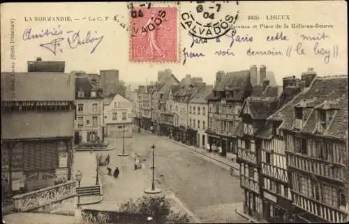 Ak Lisieux Calvados, Place de la Halle au Beurre, Markthalle, Fachwerkhäuser