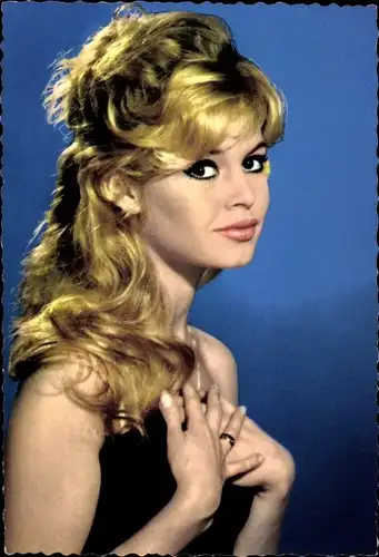 Ak Schauspielerin Brigitte Bardot, Portrait