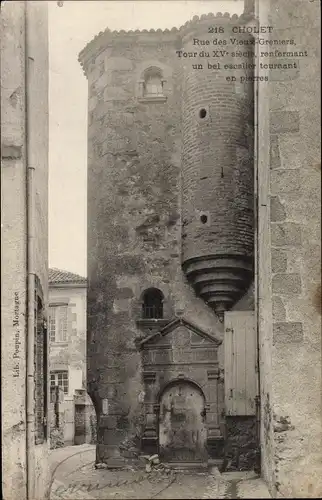 Ak Cholet Maine et Loire, Rue des Vieux Greniers, Tour