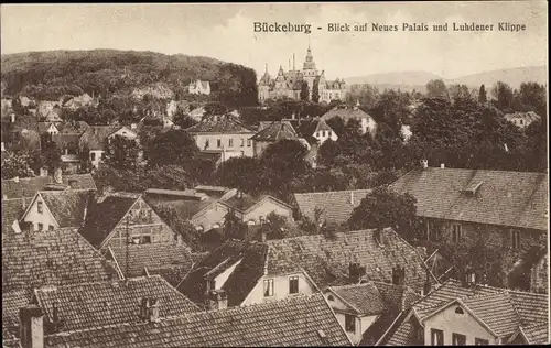Ak Bückeburg im Kreis Schaumburg, Blick auf Neues Palais und Luhdener Klippe