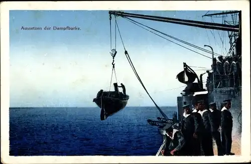 Ak Österr. Kriegsschiff, SMS Panzerkreuzer setzt Dampfbarke aus, Seeleute, kuk Kriegsmarine