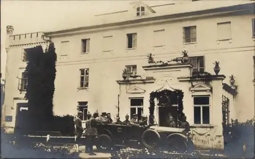 Ak Besuch des Prinzen Leopold von Bayern im Feld bei der 81. Res. Div.