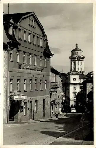 Ak Zeulenroda Thüringen, HO Hotel Goldener Löwe mit Rathaus