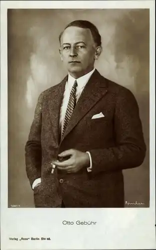 Ak Schauspieler Otto Gebühr, Portrait mit Zigarette