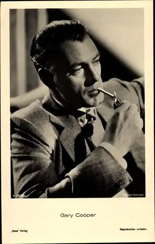 Ak Schauspieler Gary Cooper, Portrait, Zigarette
