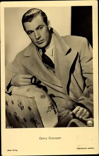 Ak Schauspieler Gary Cooper, Portrait, Pfeife