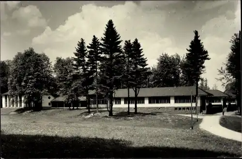 Ak Ebersdorf in Thüringen, Schule im Park