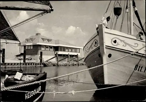 Ak Otterndorf im Kreis Cuxhaven, Partie an der Niederelbe, Der Hafen, Boot Helgoland