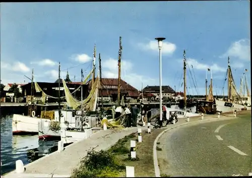 Ak Neustadt in Holstein, Partie am Hafen