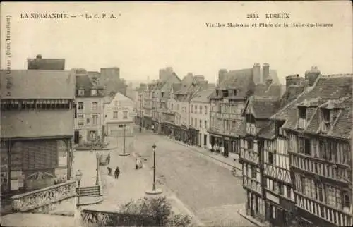 Ak Lisieux Calvados, Fachwerkhäuser, Place de la Halle-au-Beurre, Markthalle