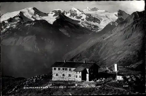 Ak Neustift im Stubaital in Tirol, Starkenburger Hütte gegen Stubaier Gletscher