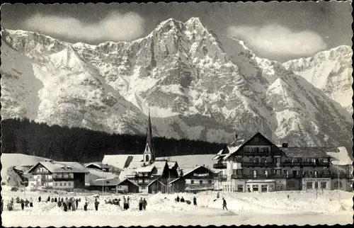Ak Seefeld in Tirol, Winterpanorama, Ortsansicht gegen Wettersteingebirge