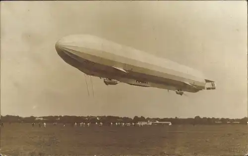 Foto Ak Zeppelin Luftschiff LZ 13 Hansa, Landung in Hamburg