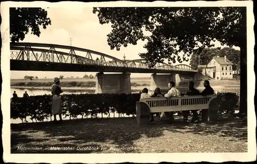 Ak Holzminden an der Weser, Malerischer Durchblick zur Weserbrücke