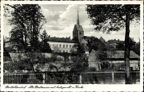 Ak Stadtoldendorf in Niedersachsen, Blick auf die alte Stadtmauer, Amtsgericht, Kirche