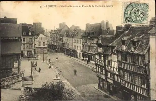 Ak Lisieux Calvados, Vieilles Maisons, Place de la Halle au Beurre, Markthalle, Fachwerkhäuser