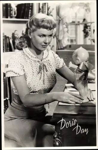 Ak Schauspielerin Doris Day, Portrait, Puppe