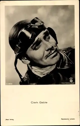 Ak Schauspieler Clark Gable, Portrait, Fliegermütze, Ross