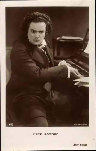 Ak Schauspieler Fritz Kortner am Klavier, Portrait