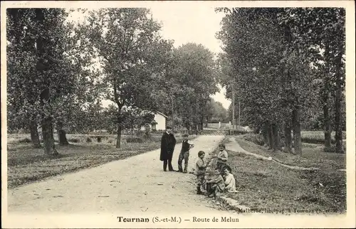 Ak Tournan Seine et Marne, Route de Melun